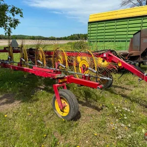 New Holland 10 Wheel High Capacity Wheel Rake - River Falls WI