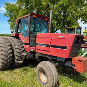 International 5288 Tractor - River Falls WI