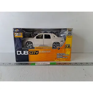 2002 Cadillac Escalade EXT Model Car 1:24 Scale, NIB