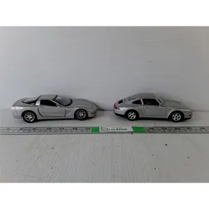 1992 Porsche 911 & 1997 Corvette Model Cars 1:24 Scale