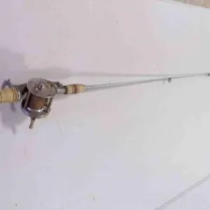 Vintage Metal Fishing Rod w/Baitcasting Reel