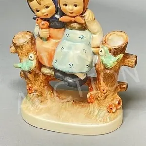 vintage Hummel bud vase "Coquettes" - 5" tall