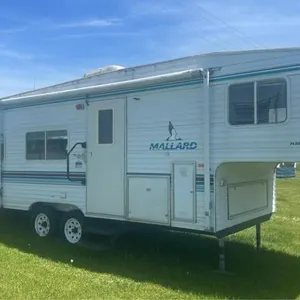 Mallard 5th Wheel travel trailer