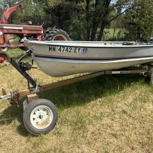 1986 Alumacraft Model T145 Aluminum Boat with Evinrude 15hp Engine on Balco Boat Trailer, Lifetime L