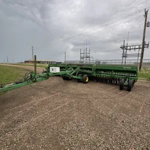 1996 John Deere 455 Grain Drill, 7.5” Spacing, 500 Acres on Opening Disc and Scrapers, 250 Acres on