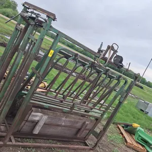 Squeeze Chute 7.5ft long x 3ft wide x 6ft high