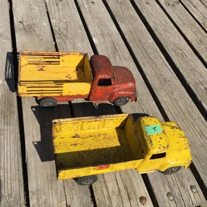 2 Buddy L metal toy trucks