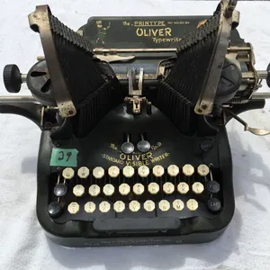Oliver typewriter, seems to work, needs new ribbon
