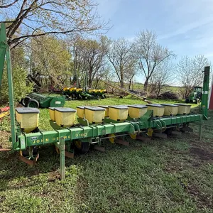 JD 7100 8 Row 30" Mounted Planter, JD Monitor, Insecticide Boxes, Corn and Soybean