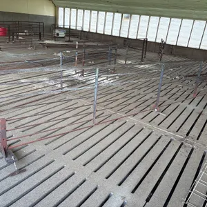 8 - Approx 18’ Hog Confinement Gates
