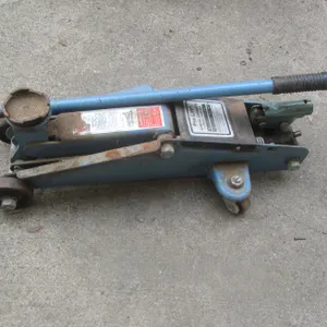 Pro-Lift 2-Ton Hydraulic Floor Jack