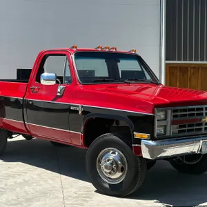 NO RESERVE 1985 CHEVROLET C30 SHORT BOX DUALLY