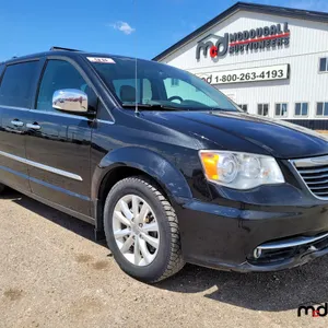 2016 Chrysler Town & Country Van
 RESERVE LIFTED