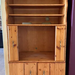 TV Hutch