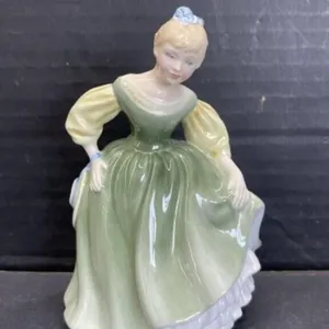Royal Doulton - Maiden   Hn2211