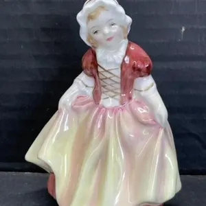 Royal Doulton - Dinky Do   Hn2120