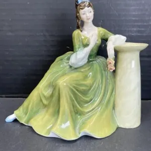 Royal Doulton - Secret Thoughts  Hn2382