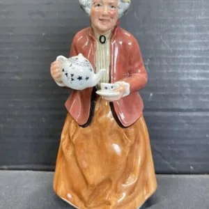Royal Doulton - Teatime  Hn2255