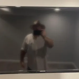 40" Samsung Flatscreen TV