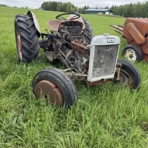 Massey Ferguson (MF) 35 Gas Tractor