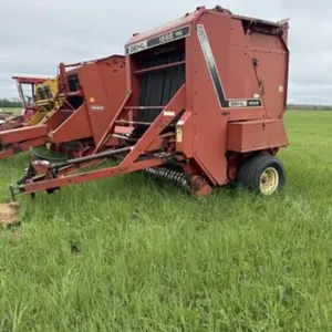 Gehl 1865 Round Baler