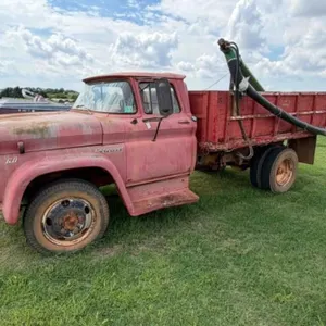 1960 Chevrolet 60 Viking 2 Ton Grain Truck