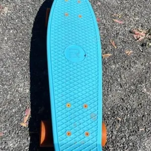 22.5in Retrospec mini cruiser skateboard