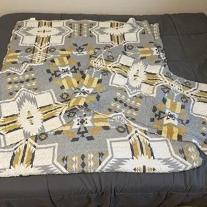 Western quilt, pillow shams (2)