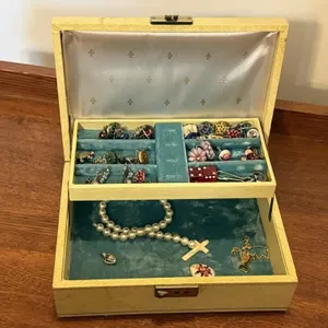 Vintage jewelry box, clip on earrings