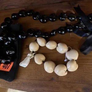 Bank bag, Hawaiian beads