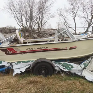Starcraft 16 FT Aluminum Boat, Open Hull, 90 HP Evinrude, Marine Fuel Tanks and Trailer