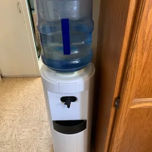 Freestanding Water Dispenser with Refillable 5-Gallon Water Jug