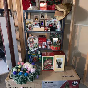 Christmas Decor, No Shelf Included