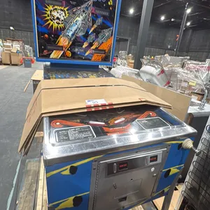 "FLIGHT 2000" VINTAGE PINBALL MACHINE WITH KEY