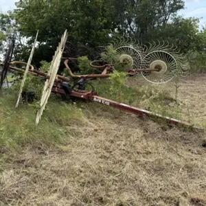 M & W RC 456 Five Wheel Hay Rake