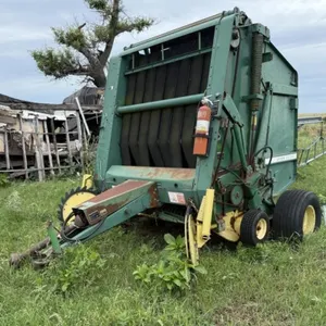 John Deere 530 Round Baler w/ Monitor