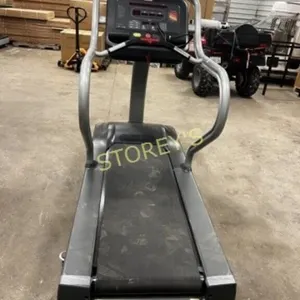 * Star Trac Comm. Treadmill - 220v
