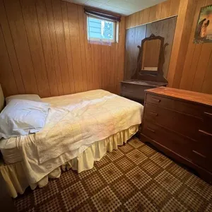 Double bed with Dresser - Headboard and Bedding