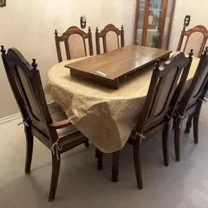 Dining Room Table with 6 Chairs and a Leaf -
