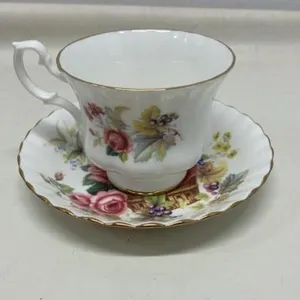 Royal Albert set �Flowers�