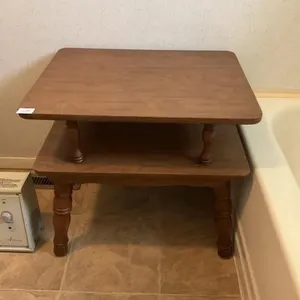 End table. Matches lot 2b