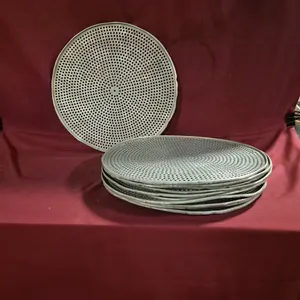 (11) 18-1/2" Aluminum Pizza Screens with Rim