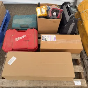 Mixed Lot of Tools, Hardware & Miscellaneous Equipment (Milwaukee, Makita & More)