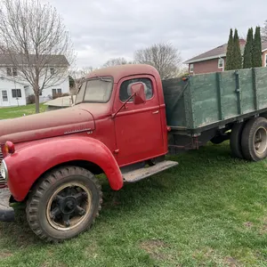 1947 International KB-5 Single Axle Truck, Manual Transmission, Wood Grain Box - Not Running in the past few years, Brake Booster is off, new one on t