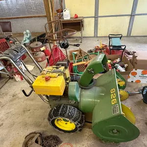John Deere 826 Walk Behind Snowblower  w/Shield