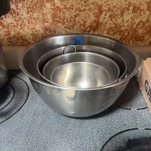 STAINLESS MIXING BOWLS
