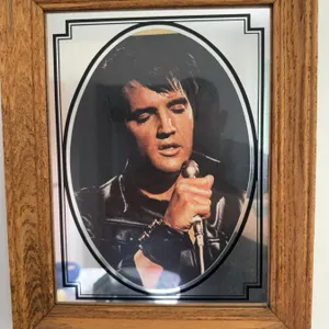 Elvis Presley Collection: Art, Albums, Memor