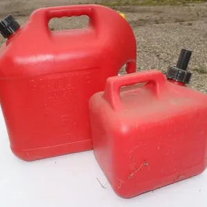 5 Gal and 2 Gal Gas Cans