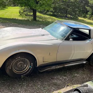 OFFSITE - 1977 Corvette L82, 350 GM engine , T-Tops