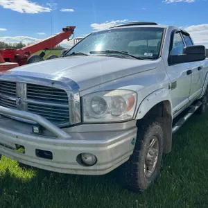 2008 DODGE RAM 3500 HEAVY DUTY TRUCK, 6.7L CUMMINS DIESEL, 4X4, QUAD CAB, SHORT BOX, (TRANSMISSION HAS JUST BEEN REBUILT) 482,426 KM'S SHOWING S/N: 3D